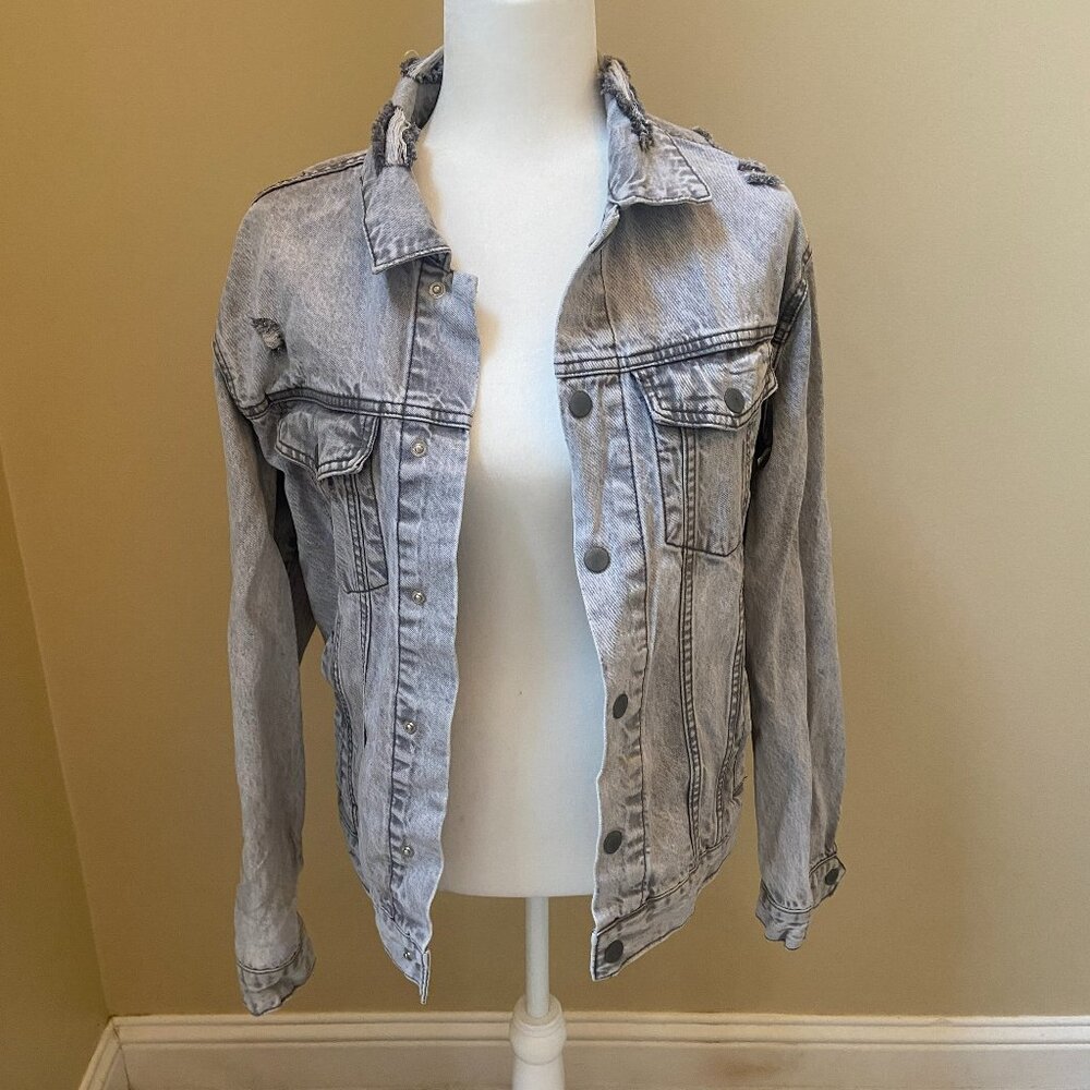 Forever 21 stonewahed jean jacket size small